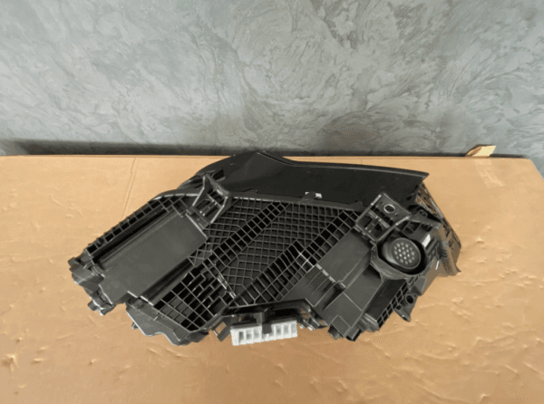 AUDI Q7 4M LED ДЕСЕН ФАР MATRIX BEAM 4M0941040B - Изображение 2